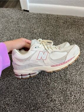 New balance 2002R
